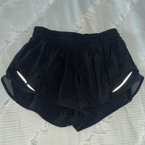 Lululemon Black Hotty Hot 2.5
